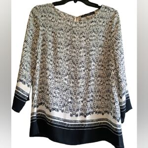 Rose & Olive‎ Women's Blouse - Size Small - Elegant Black & Off White Print